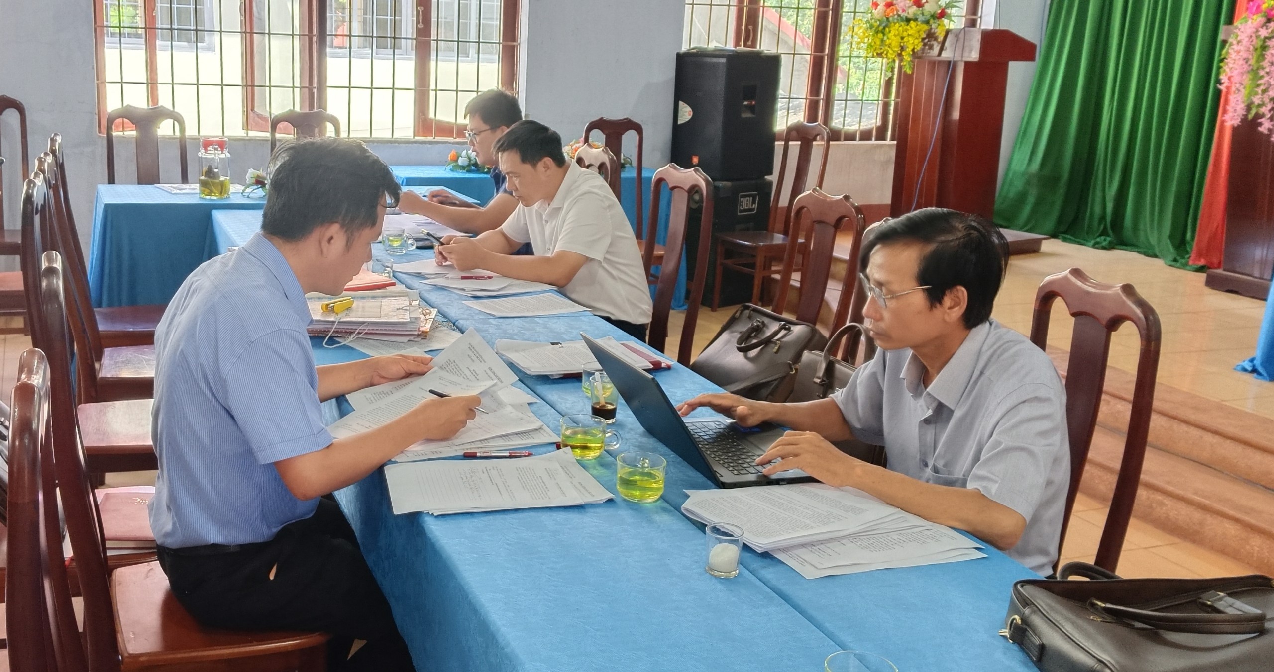 Kiểm tra công tác lãnh đạo, chỉ đạo, triển khai thực hiện Chương trình số 08-CTr/HU, ngày 05/01/2021 của Huyện ủy về tăng cường xây dựng Đảng, hệ thống chính trị vững mạnh toàn diện; tiếp tục thực hiện có hiệu quả Nghị quyết Trung ương 4 (Khóa XII) gắn với thực hiện Chỉ thị số 05 của Bộ Chính trị tạo sự chuyển biến mạnh về công tác xây dựng, chỉnh đốn Đảng giai đoạn 2021-2025 đối với Đảng ủy xã Phú Xuân.